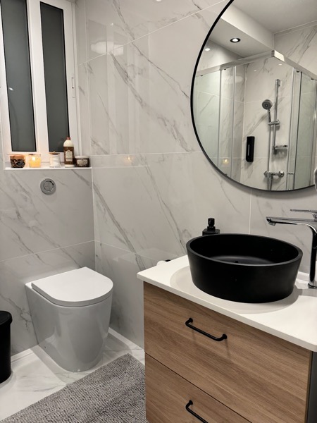 Main Bathroom